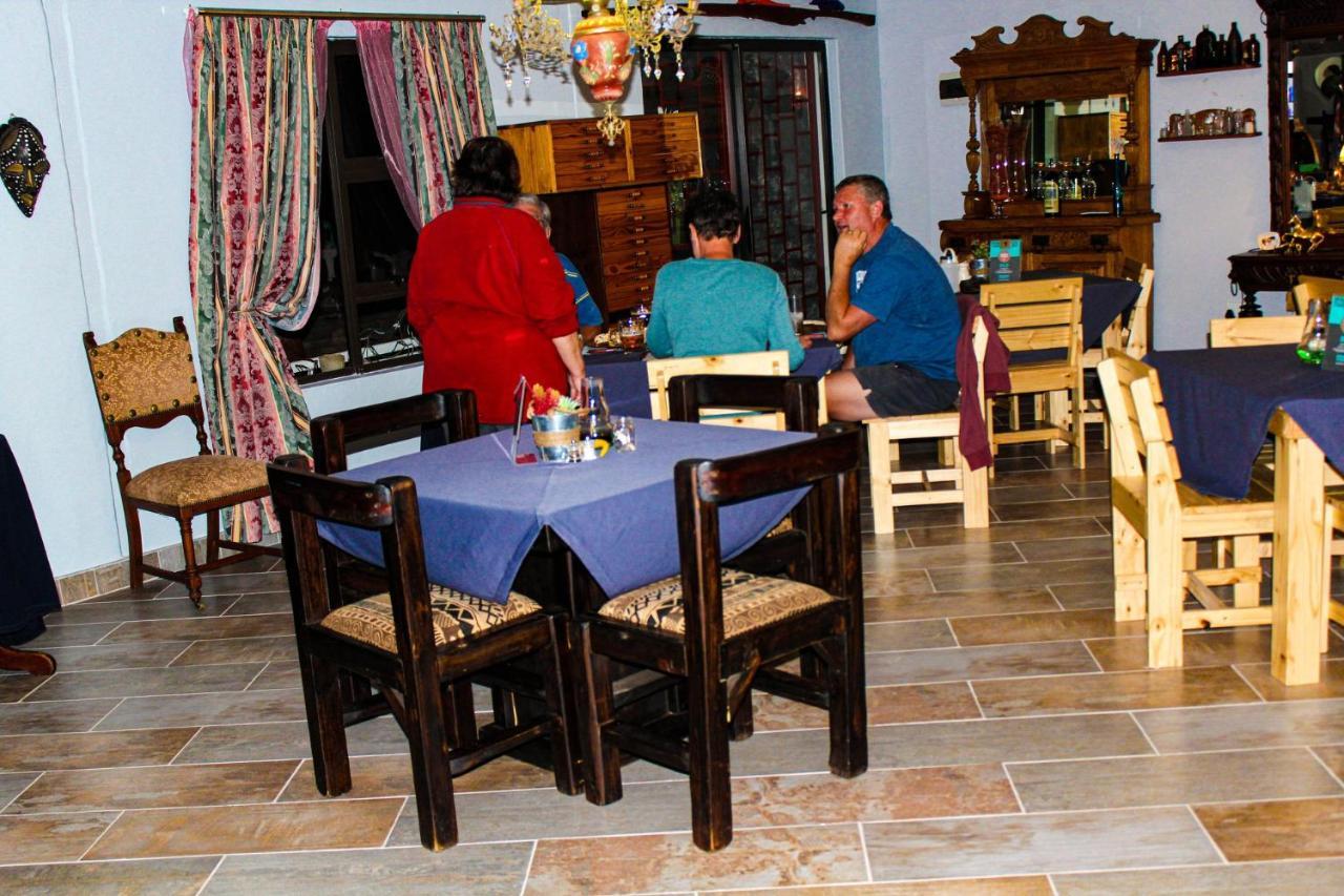 Ann'S Lodge & Camping Kamanjab Kültér fotó