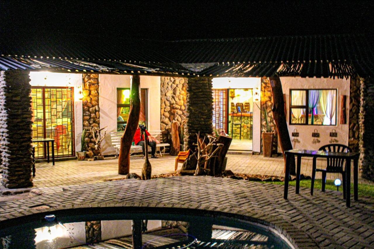 Ann'S Lodge & Camping Kamanjab Kültér fotó